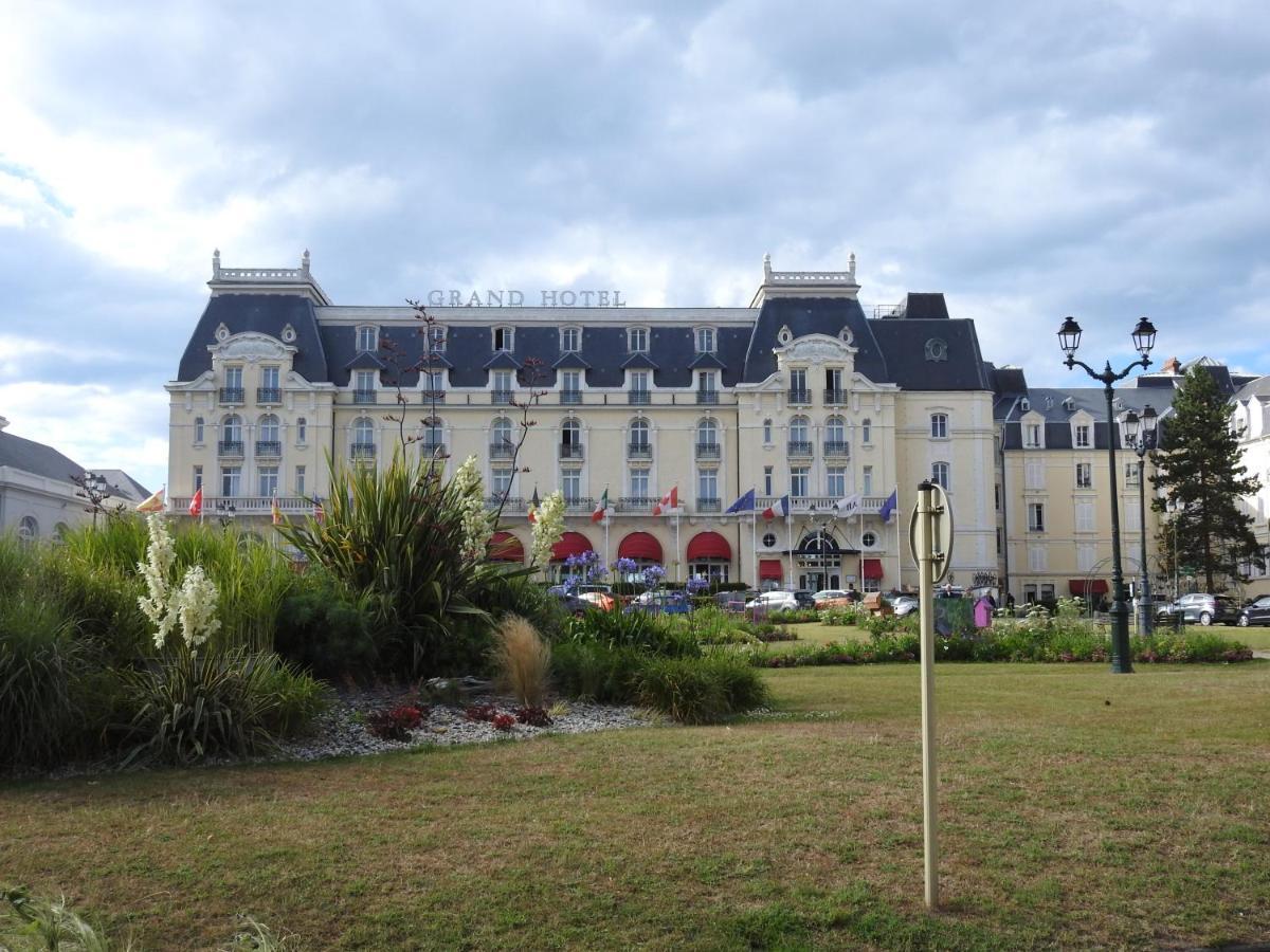Apartamento Les 3 Mouettes A Cabourg - Cote Normande Exterior foto